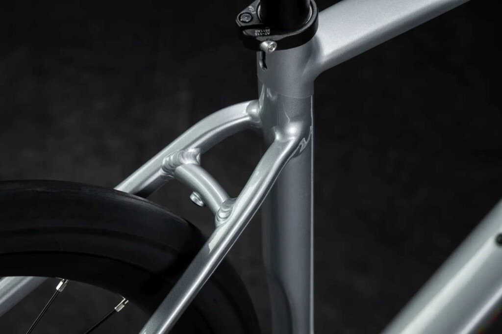 bicykel Kross Alta 2.0